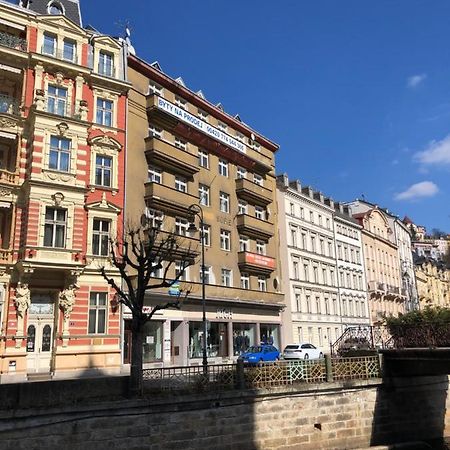 Riverside Apartment Κάρλοβι Βάρι Εξωτερικό φωτογραφία