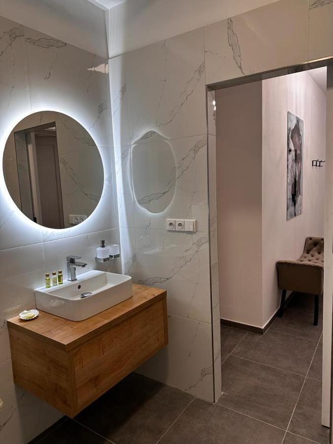 Riverside Apartment Κάρλοβι Βάρι Εξωτερικό φωτογραφία