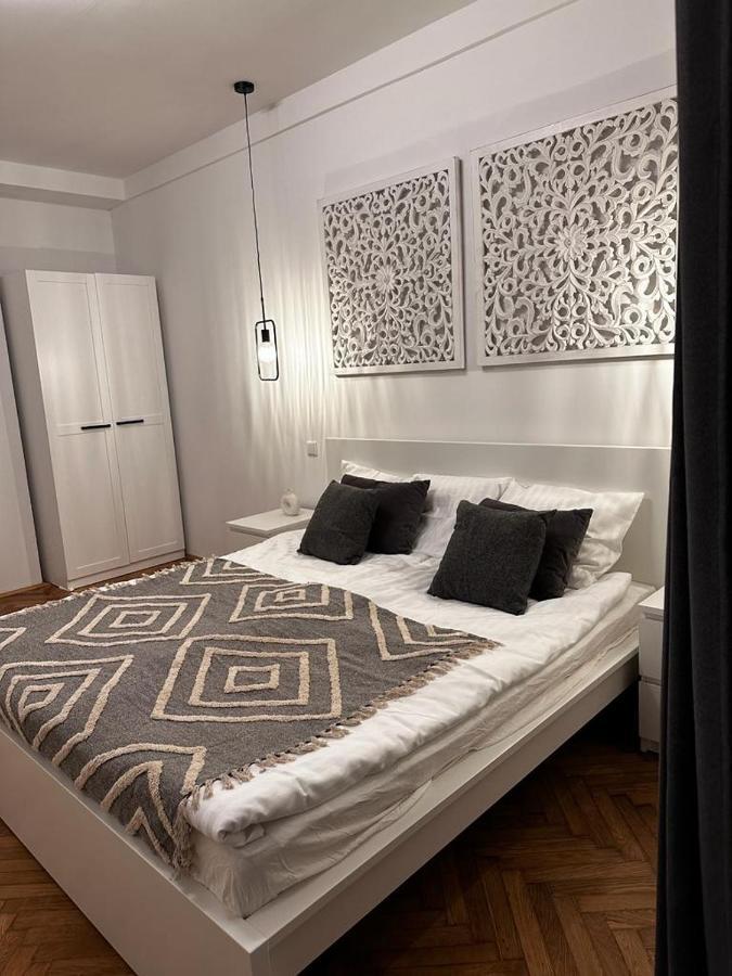 Riverside Apartment Κάρλοβι Βάρι Εξωτερικό φωτογραφία